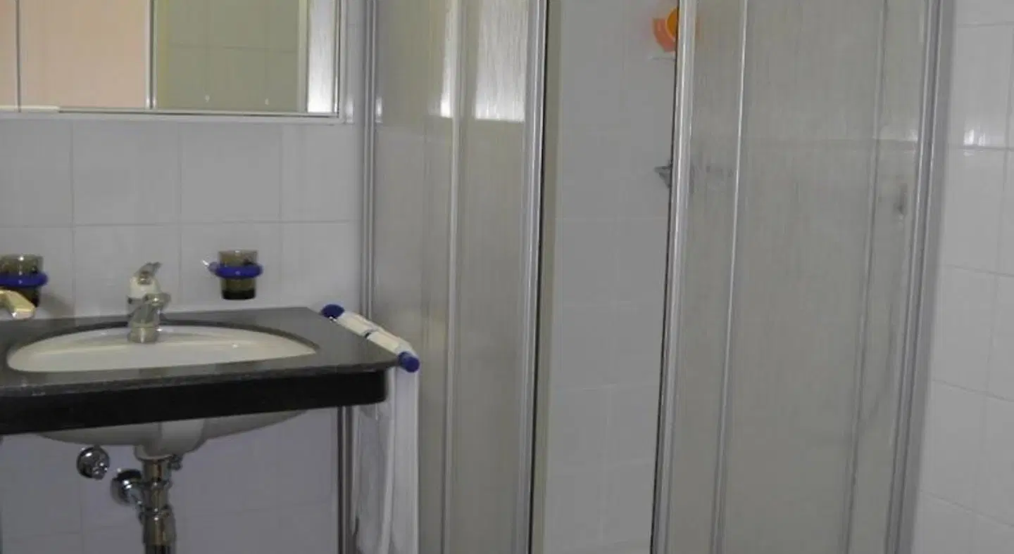 Parkhotel Brenscino Brissago BATHROOM