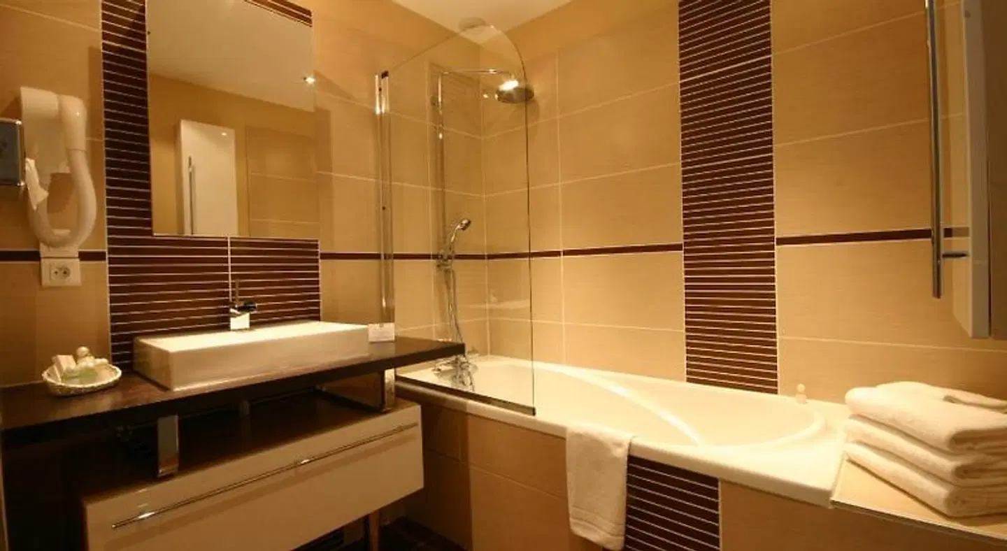 Domaine de L'Arbrelle BATHROOM
