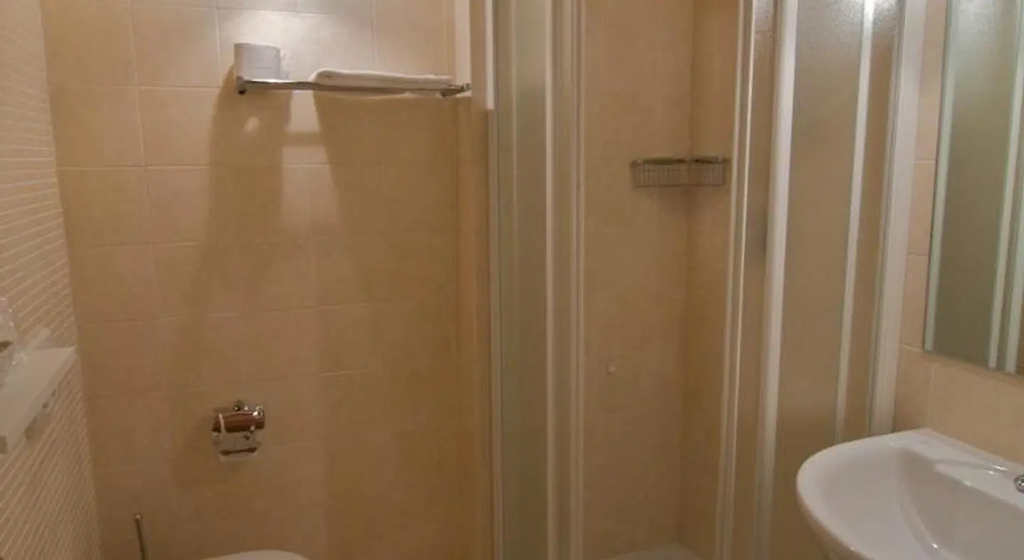 Villa S. Michele BATHROOM