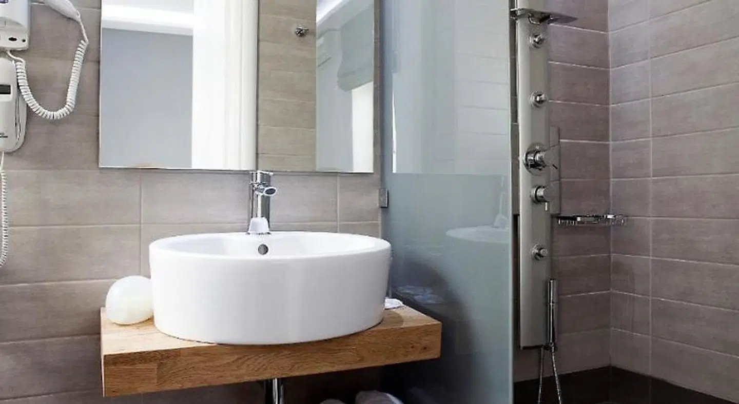 Fresh Boutique Hotel BATHROOM