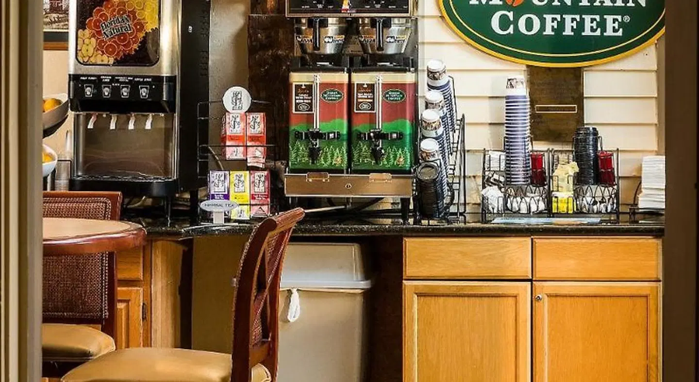 Best Western Inn & Suites Rutland-Killington LOUNGE_LOBBY