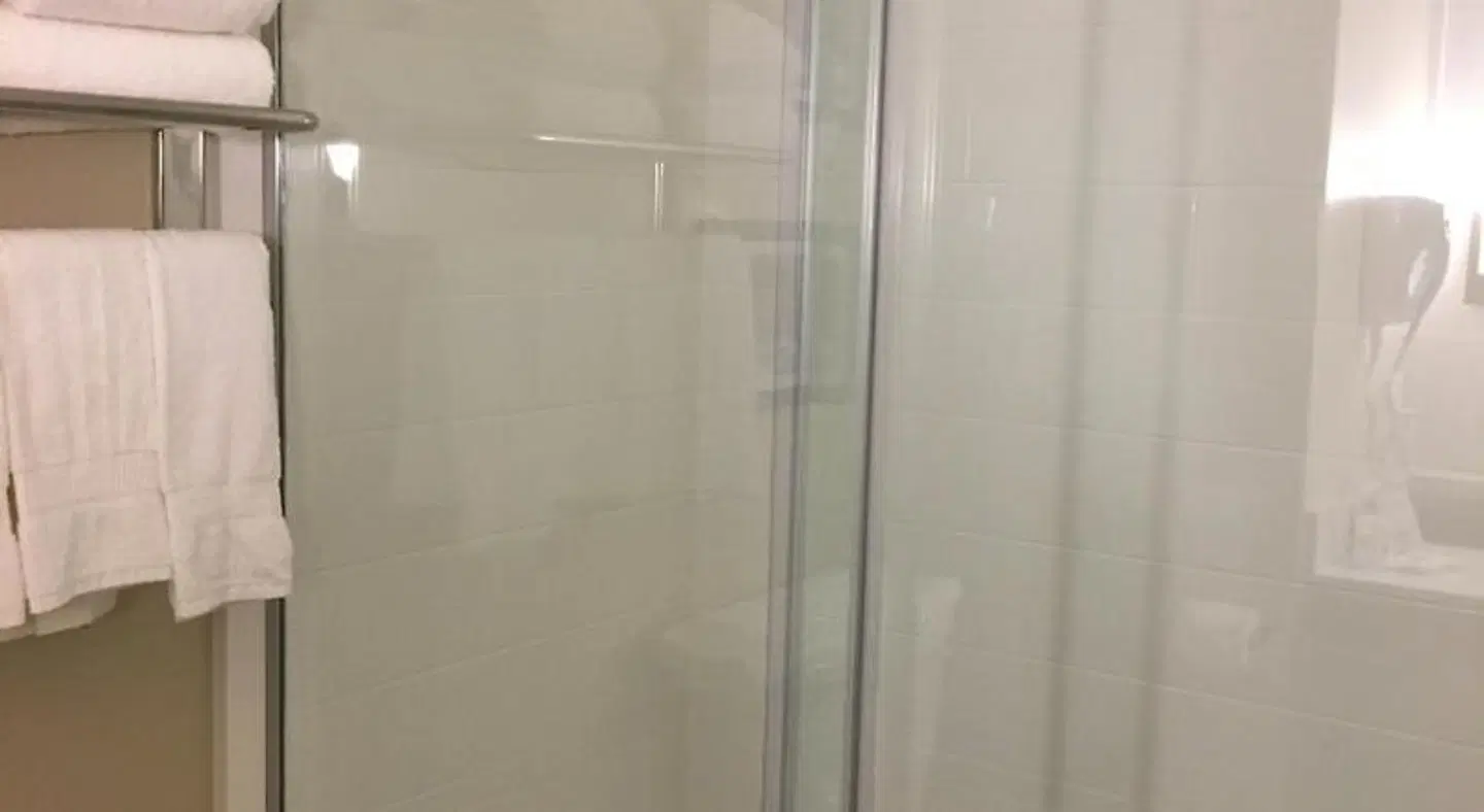 Comfort Inn & Suites Zion Park Area BATHROOM