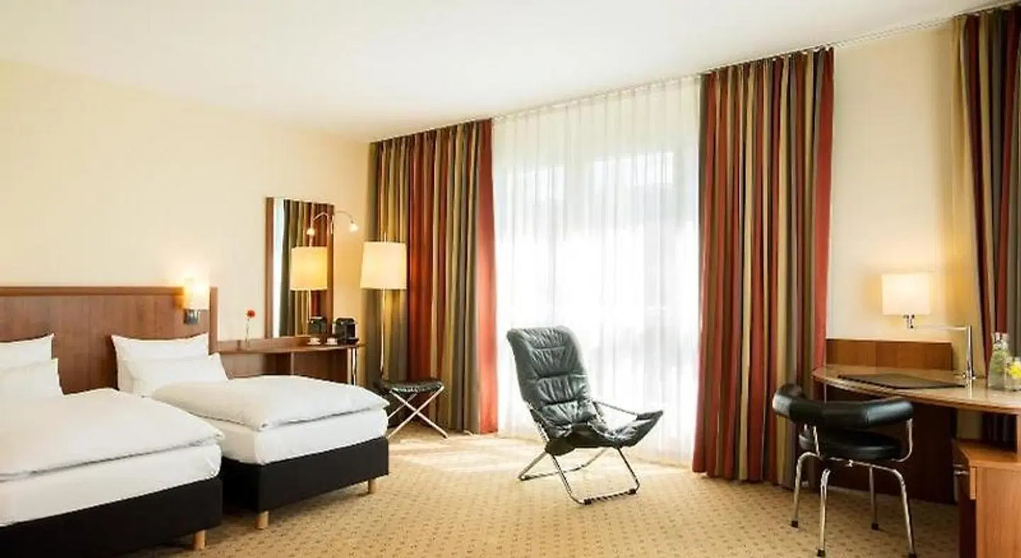 NH München Ost Conference Center ROOM_EXAMPLE