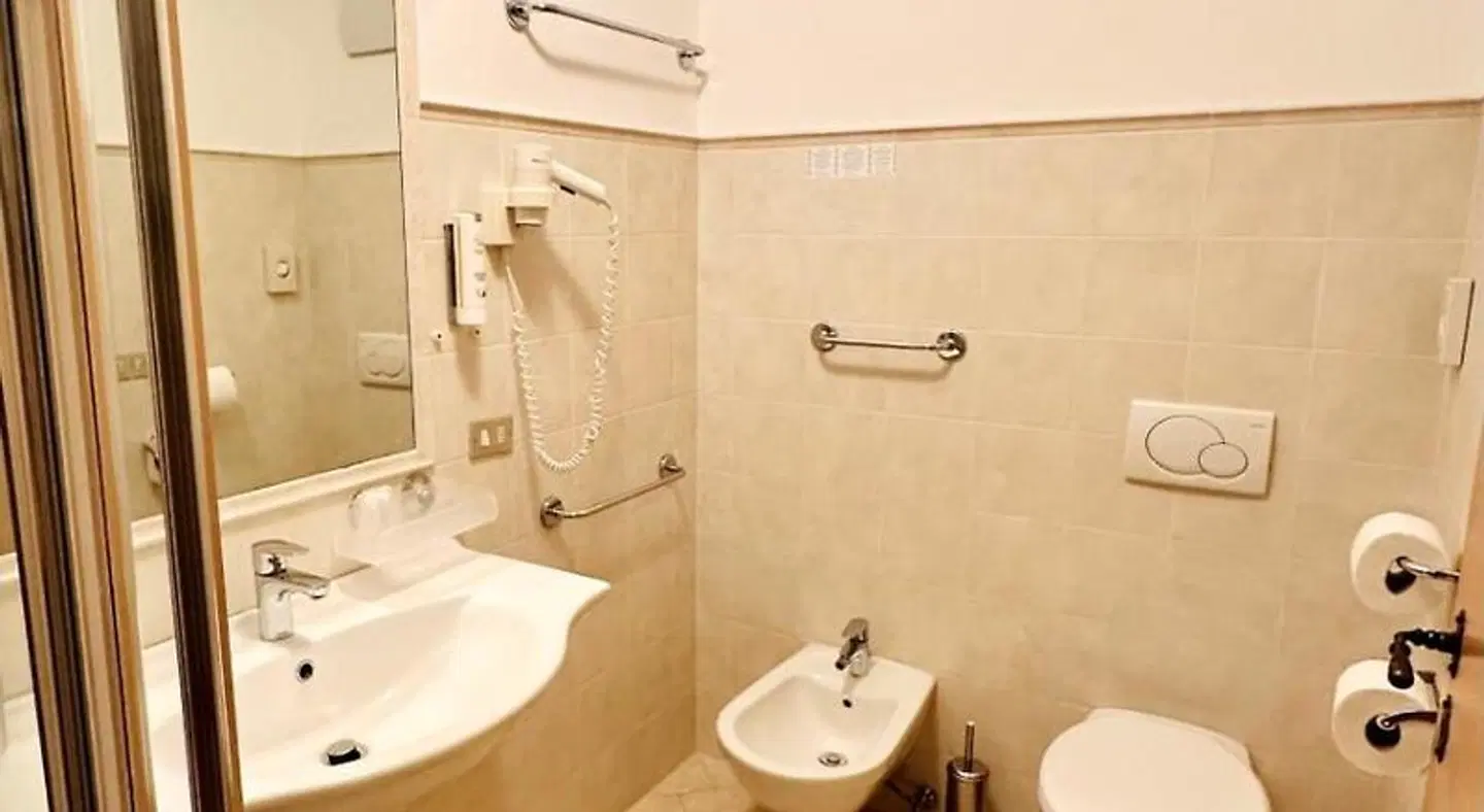 Alpenlife Hotel Someda BATHROOM