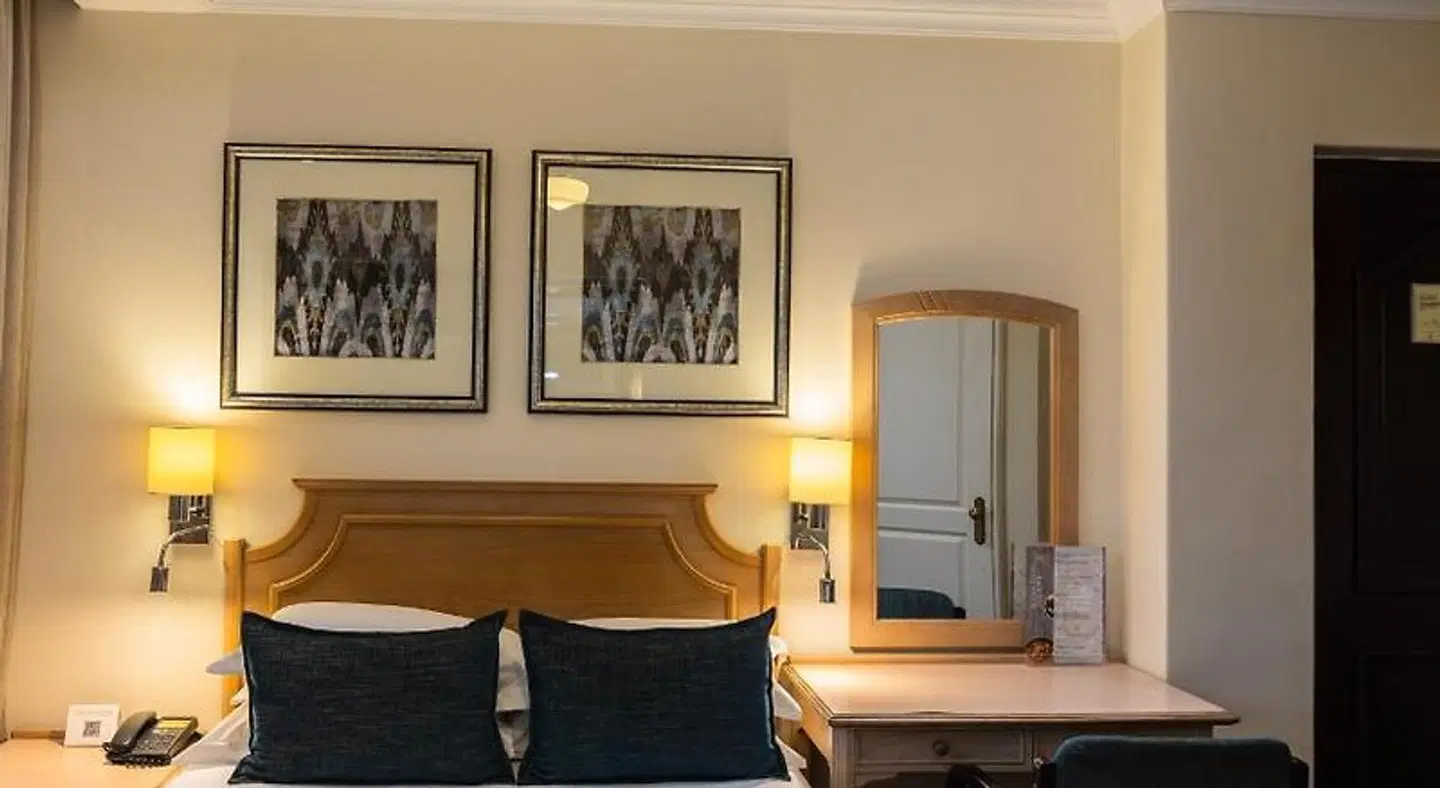 Premier Hotel Regent ROOM_EXAMPLE