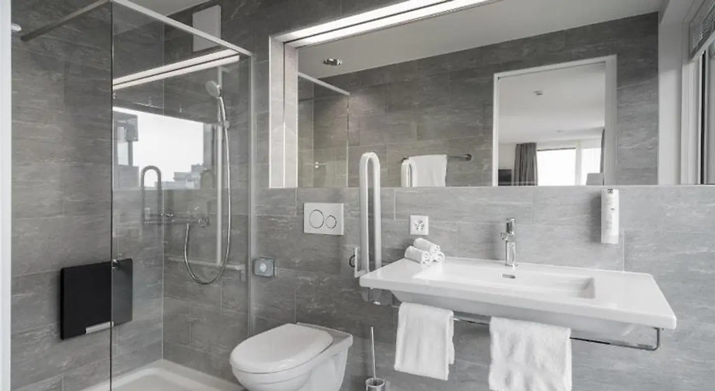 Hôtel des Patients BATHROOM