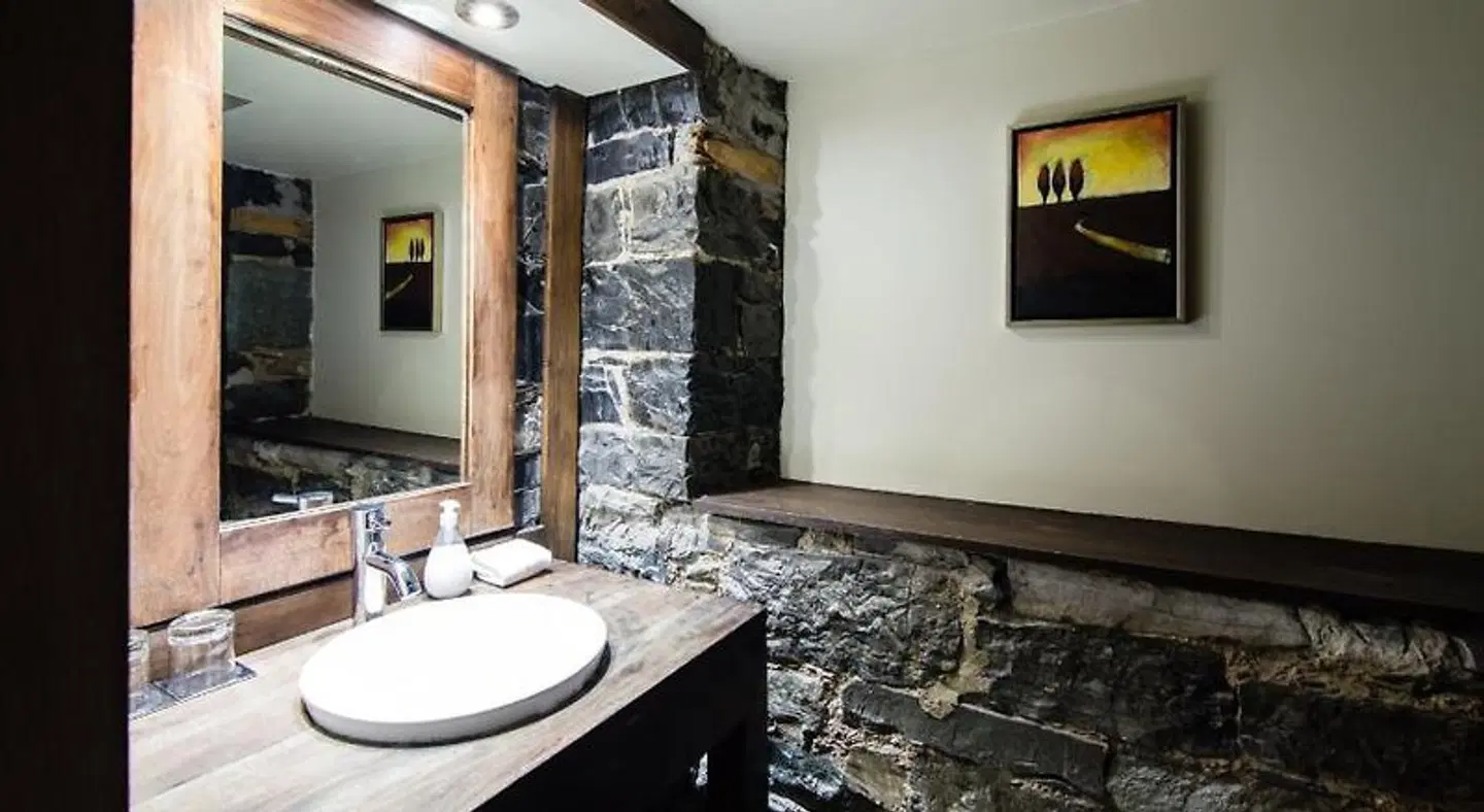 C3- Hotel Art De Vivre BATHROOM