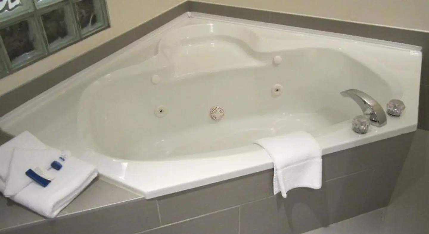 Auberge de la Gare BATHROOM