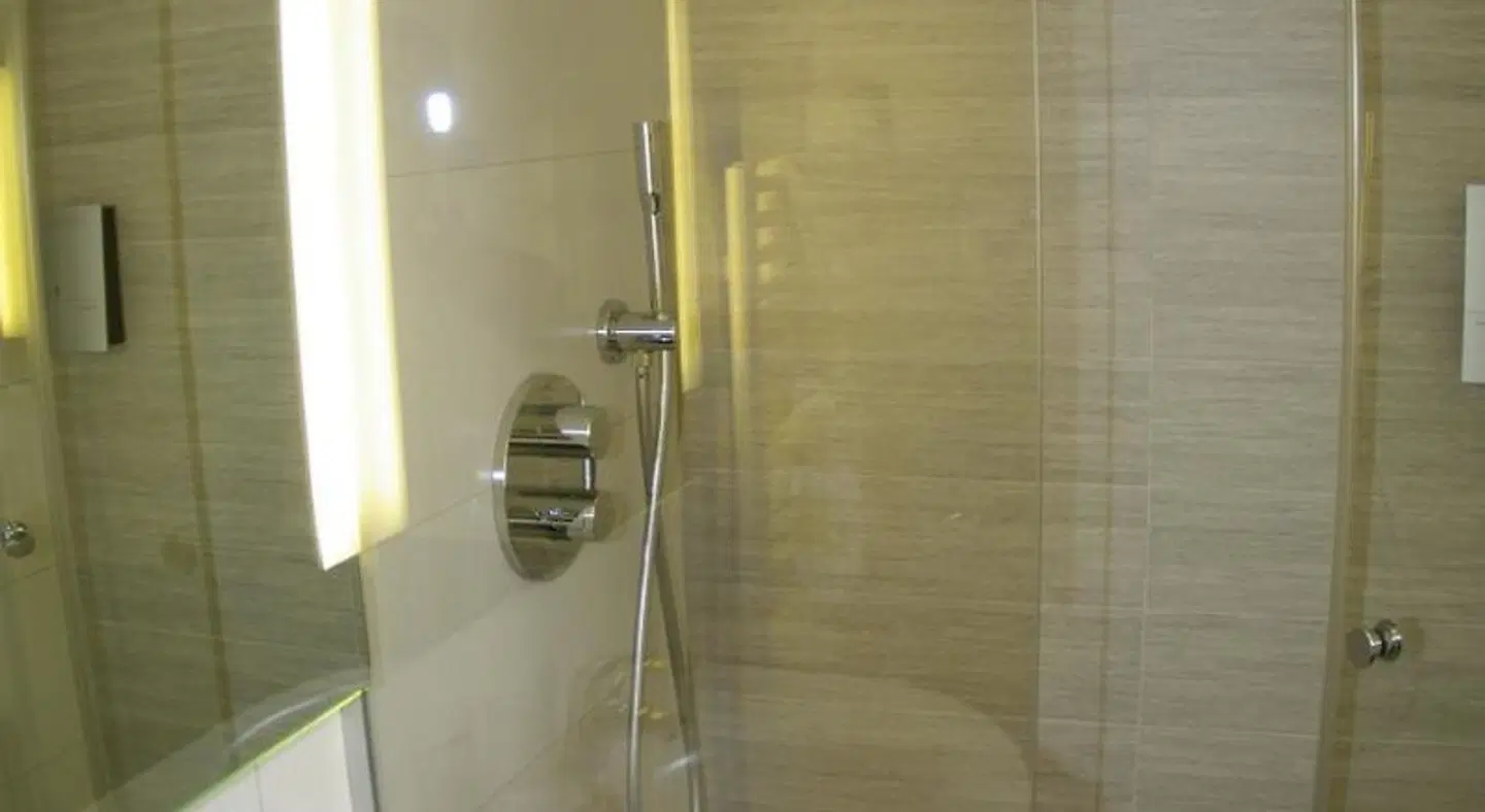de la Gare Troyes Centre BATHROOM