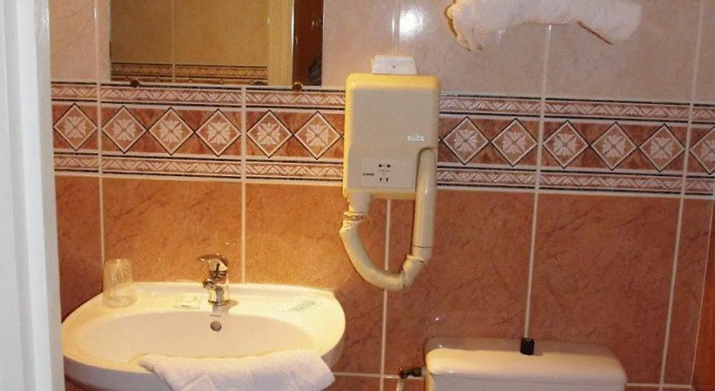 de la Gare Troyes Centre BATHROOM