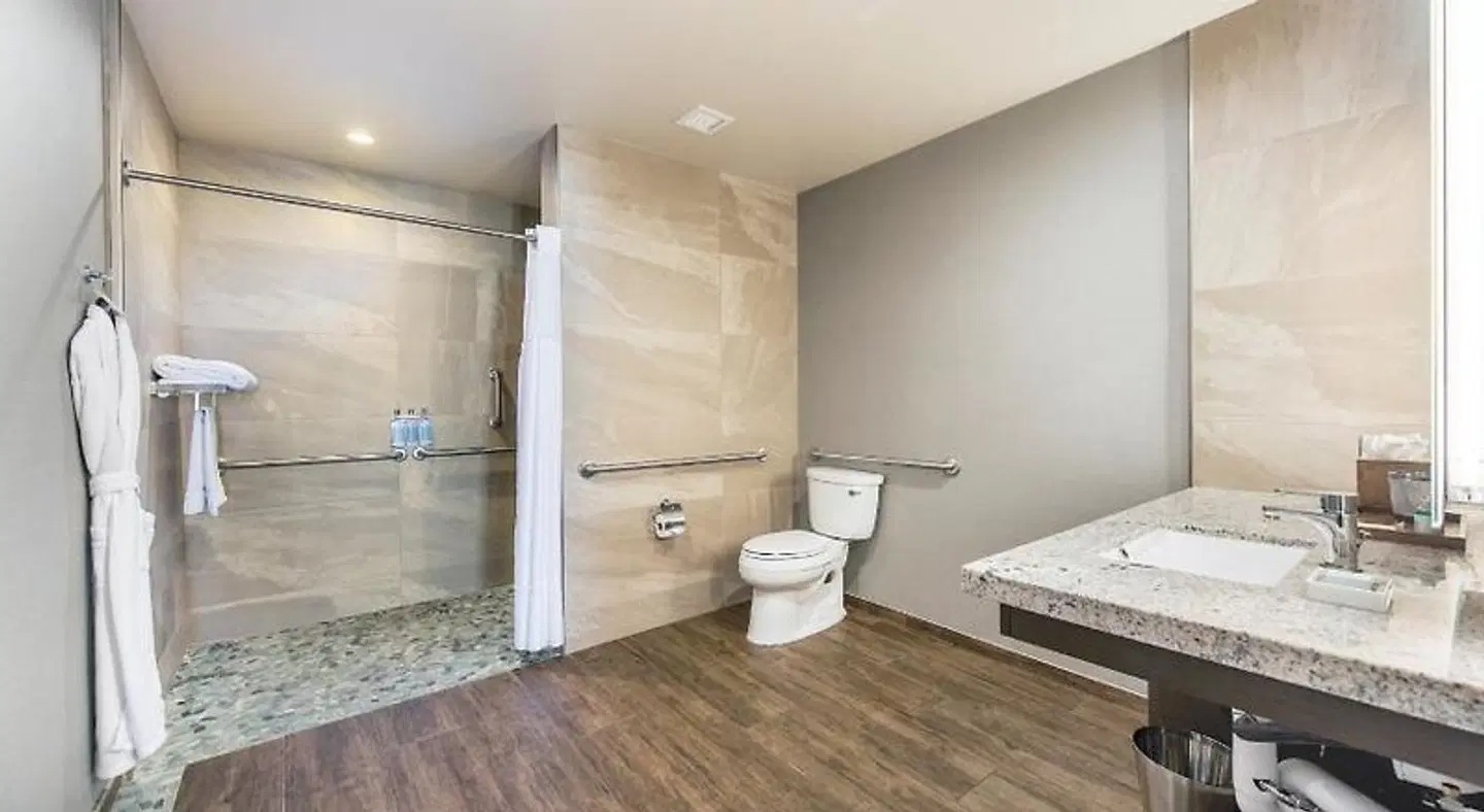 Shade Hotel Redondo Beach BATHROOM