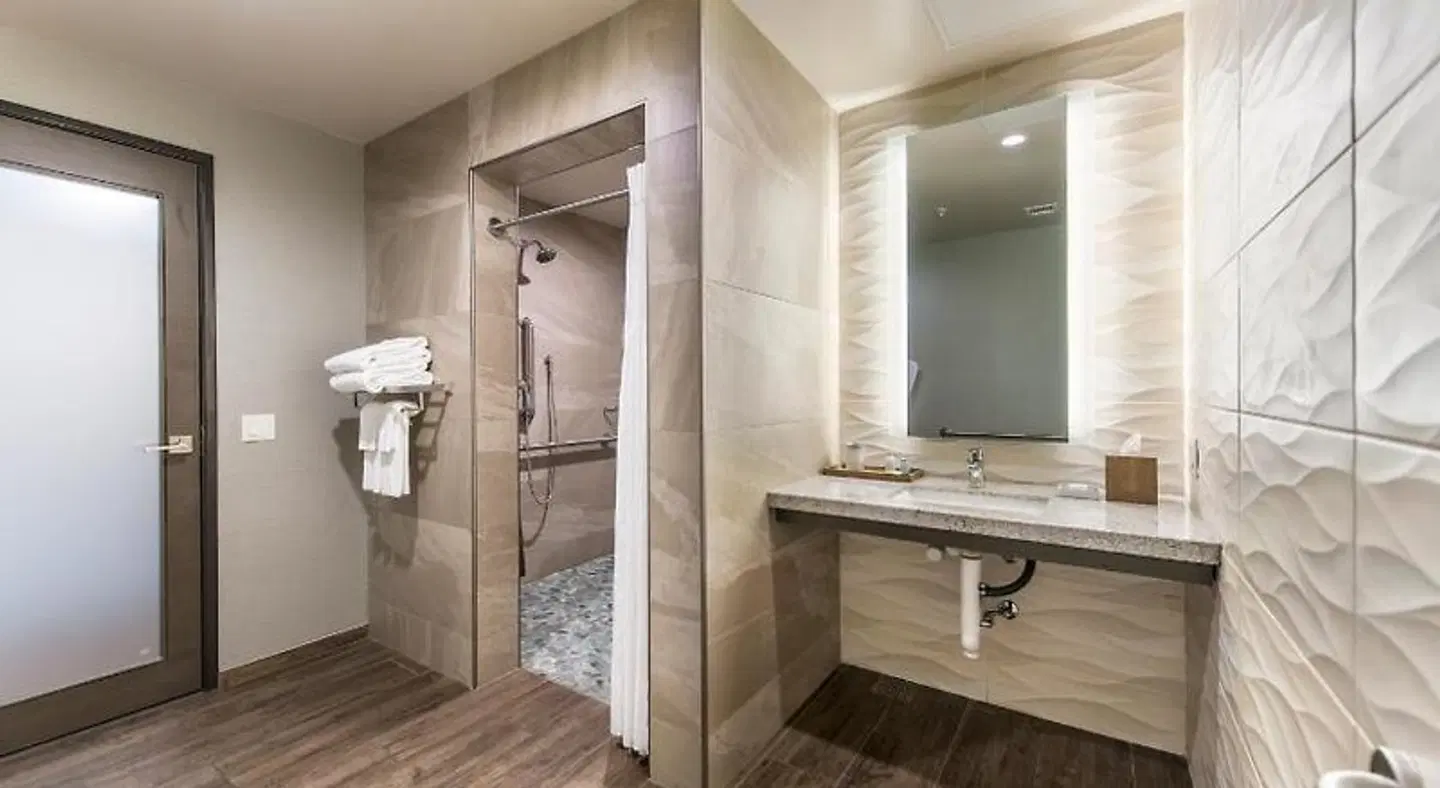 Shade Hotel Redondo Beach BATHROOM