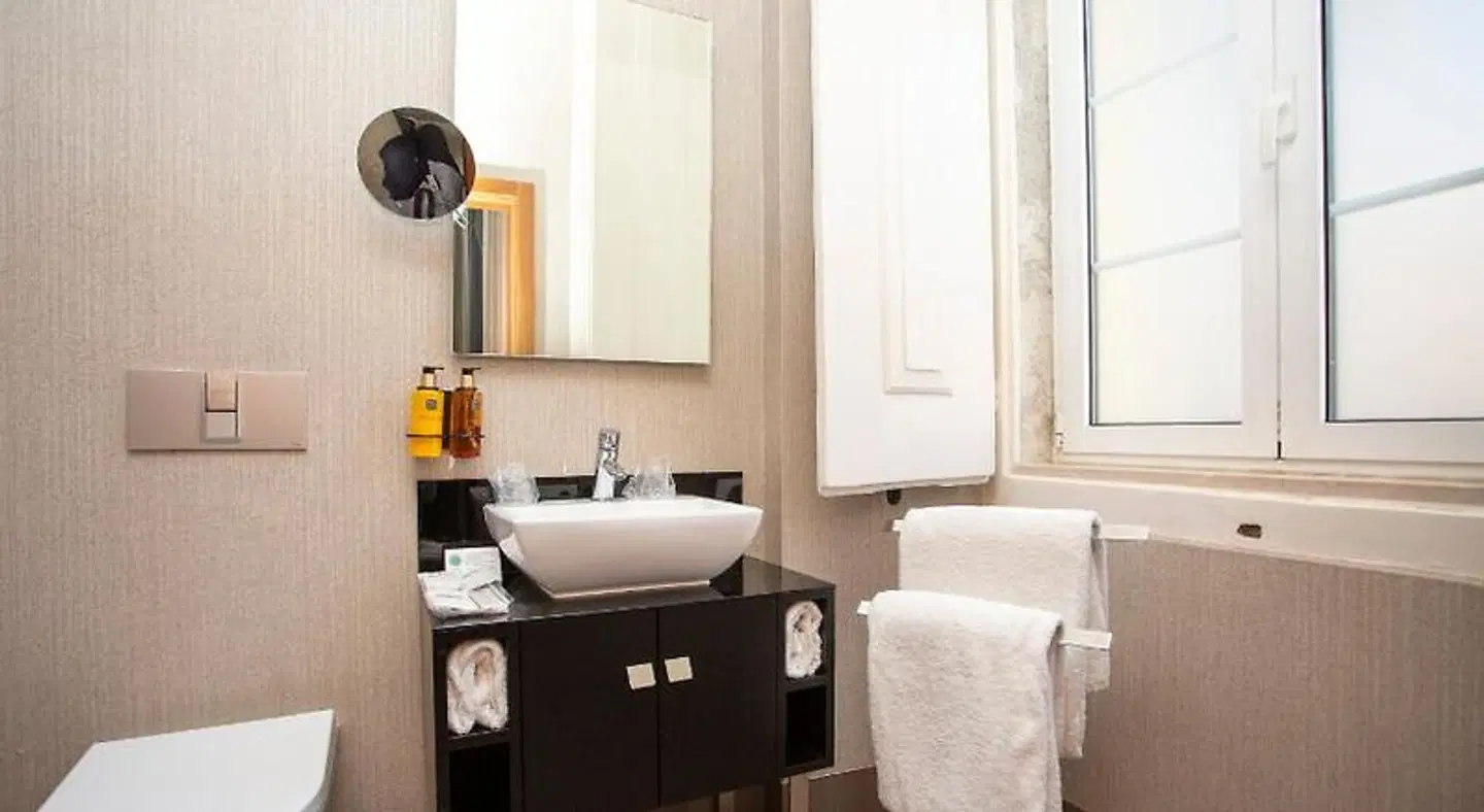 Casual Belle Epoque Lisboa BATHROOM