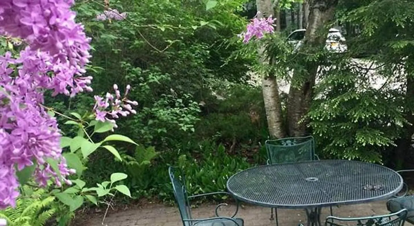 Blackberry Inn GARDEN