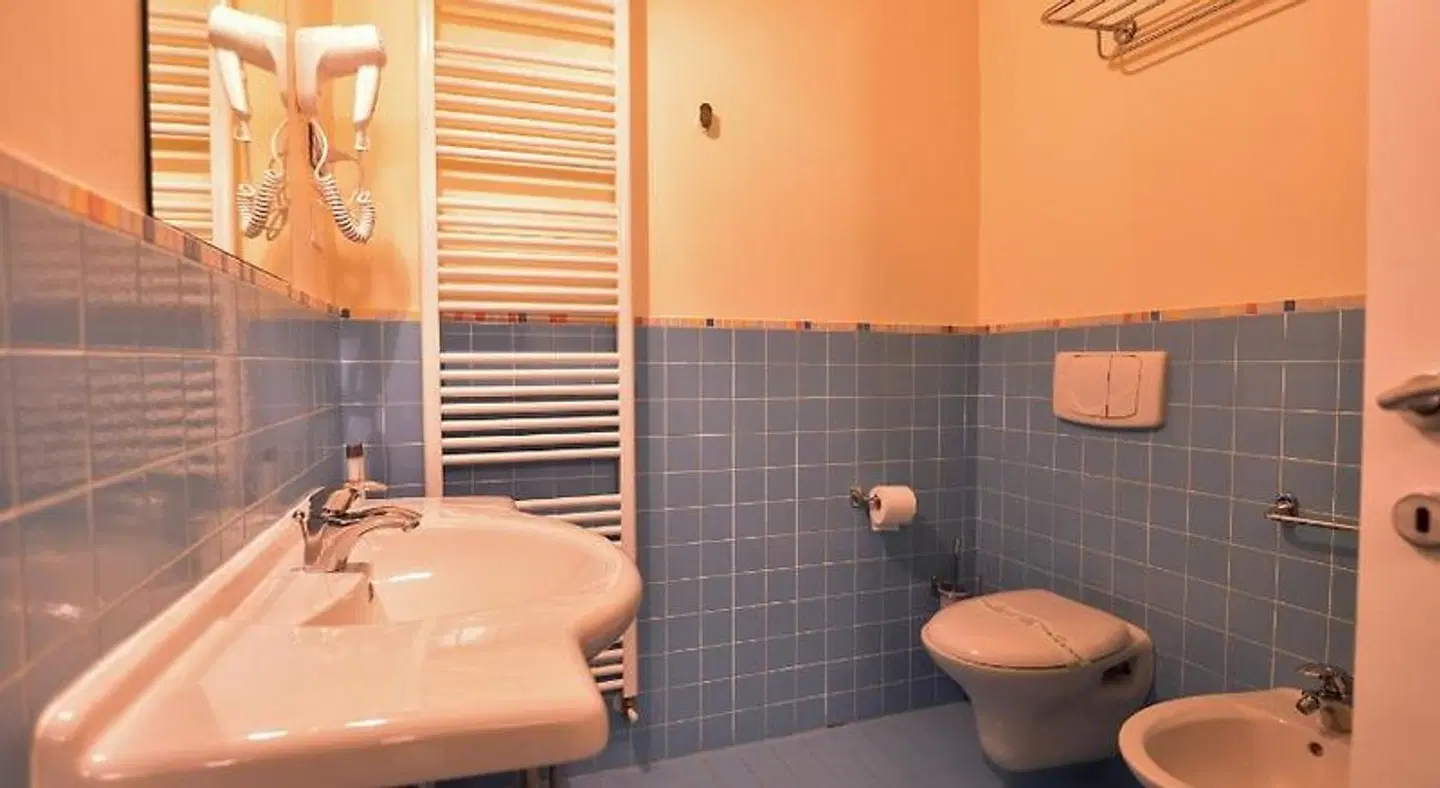 Standard Hotel Udine BATHROOM