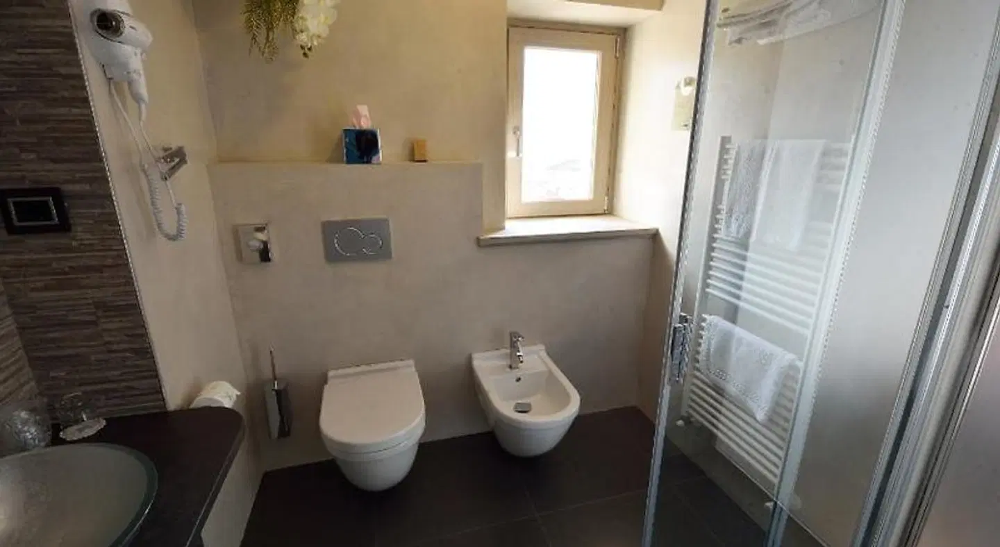 Albergo Ardesio Da Giorgio BATHROOM