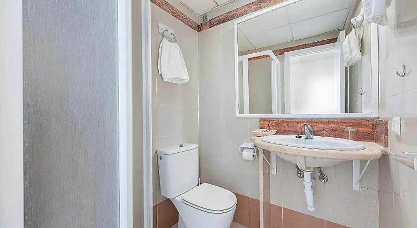 Hostal Brisa Marina BATHROOM