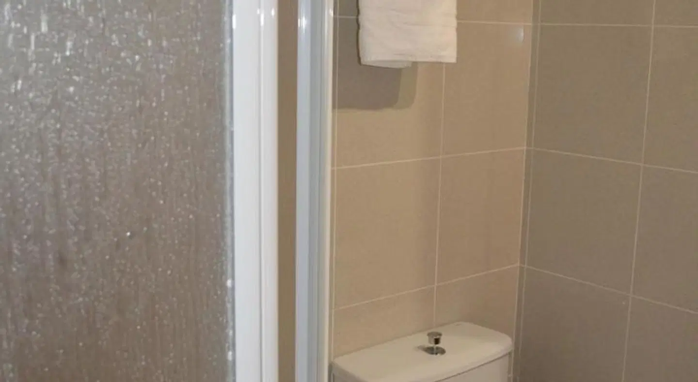 Hostal Brisa Marina BATHROOM