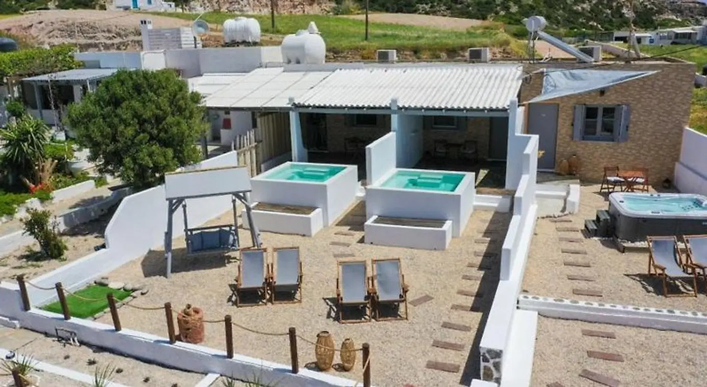 Avgerinos Deluxe Rooms TERRACE