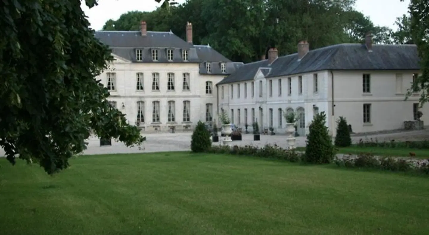 Château de Maudetour EXTERIOR