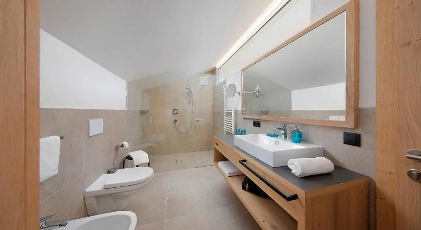 Appartement-Hotel Anthea BATHROOM