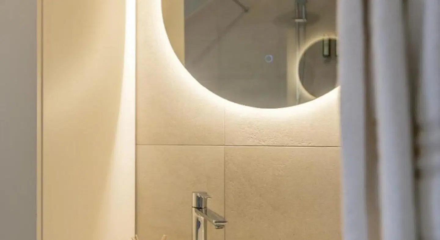 Sperone Luxury Accommodation BATHROOM