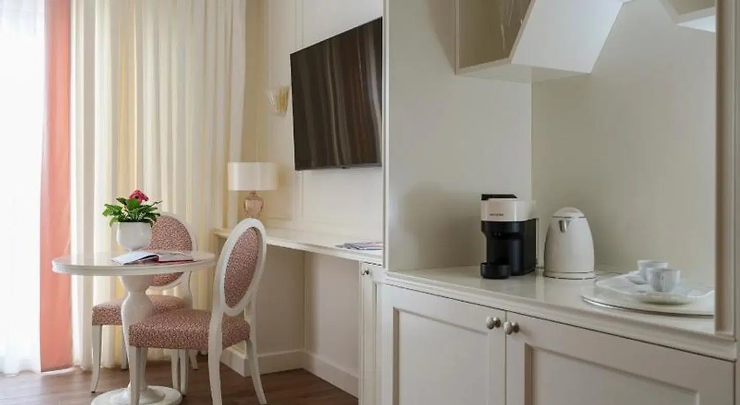 Riviera Resort Hotel BATHROOM