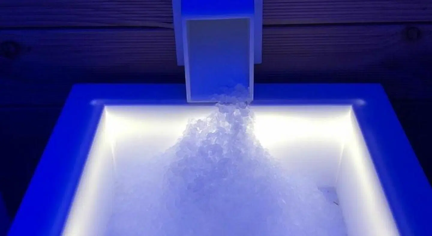 Riviera Resort Hotel INDOOR_POOL