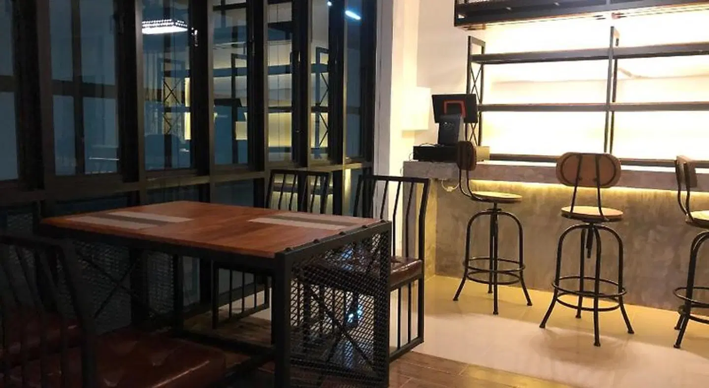 Richmond Nan Hotel BAR
