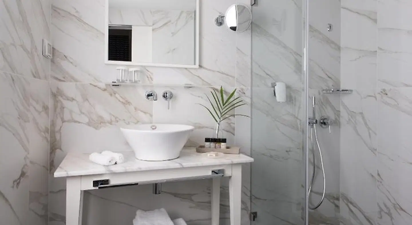 Melody Hotel - an Atlas Boutique Hotel BATHROOM