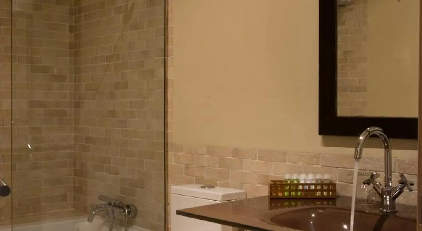 Hotel Rural Duende Del Chafaril BATHROOM
