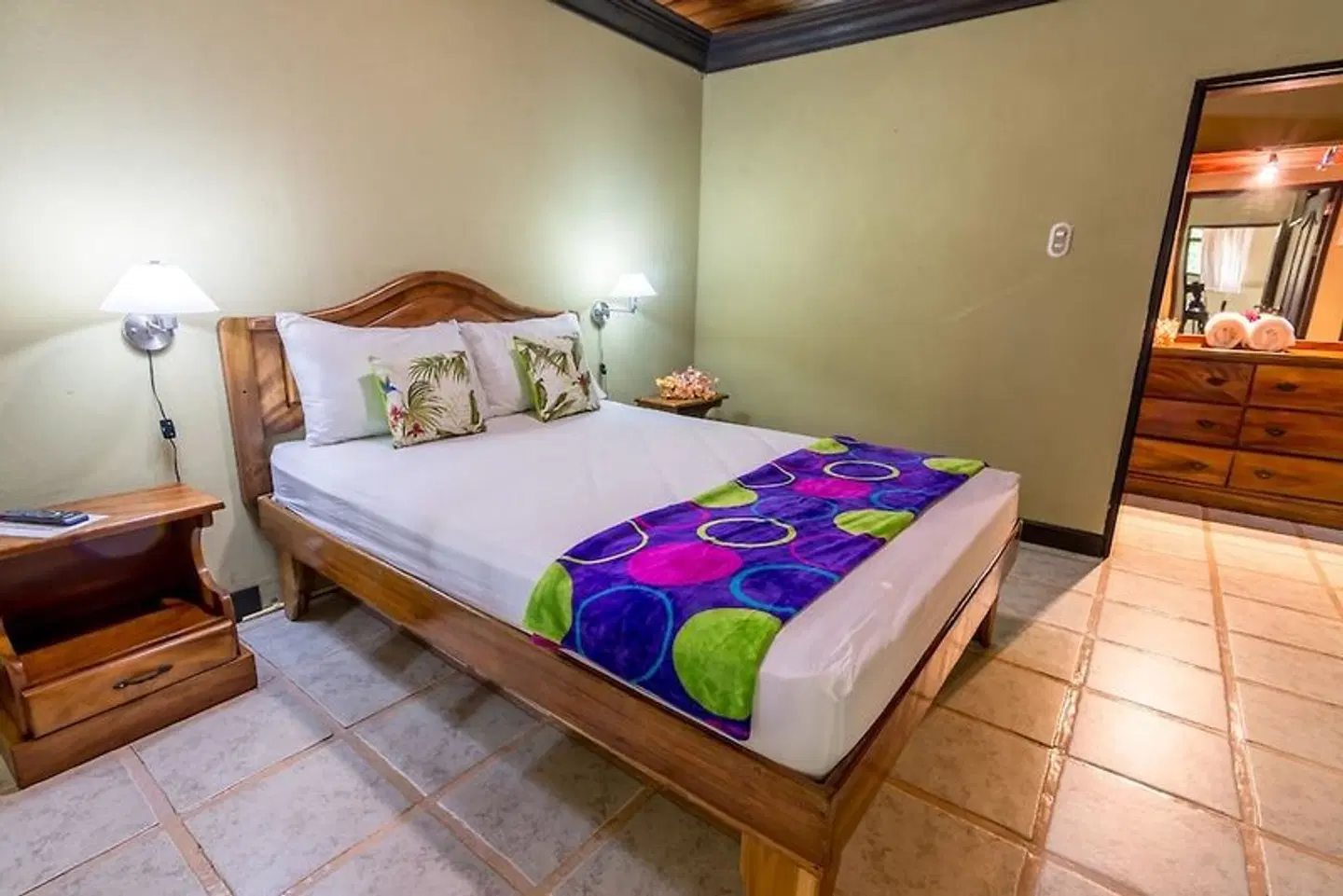 Kayak Lodge ROOM_EXAMPLE