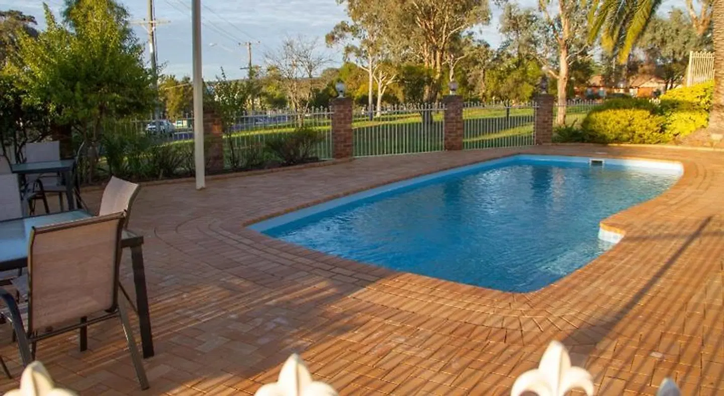 Abel Tasman Motor Inn Dubbo OUTDOOR_POOL