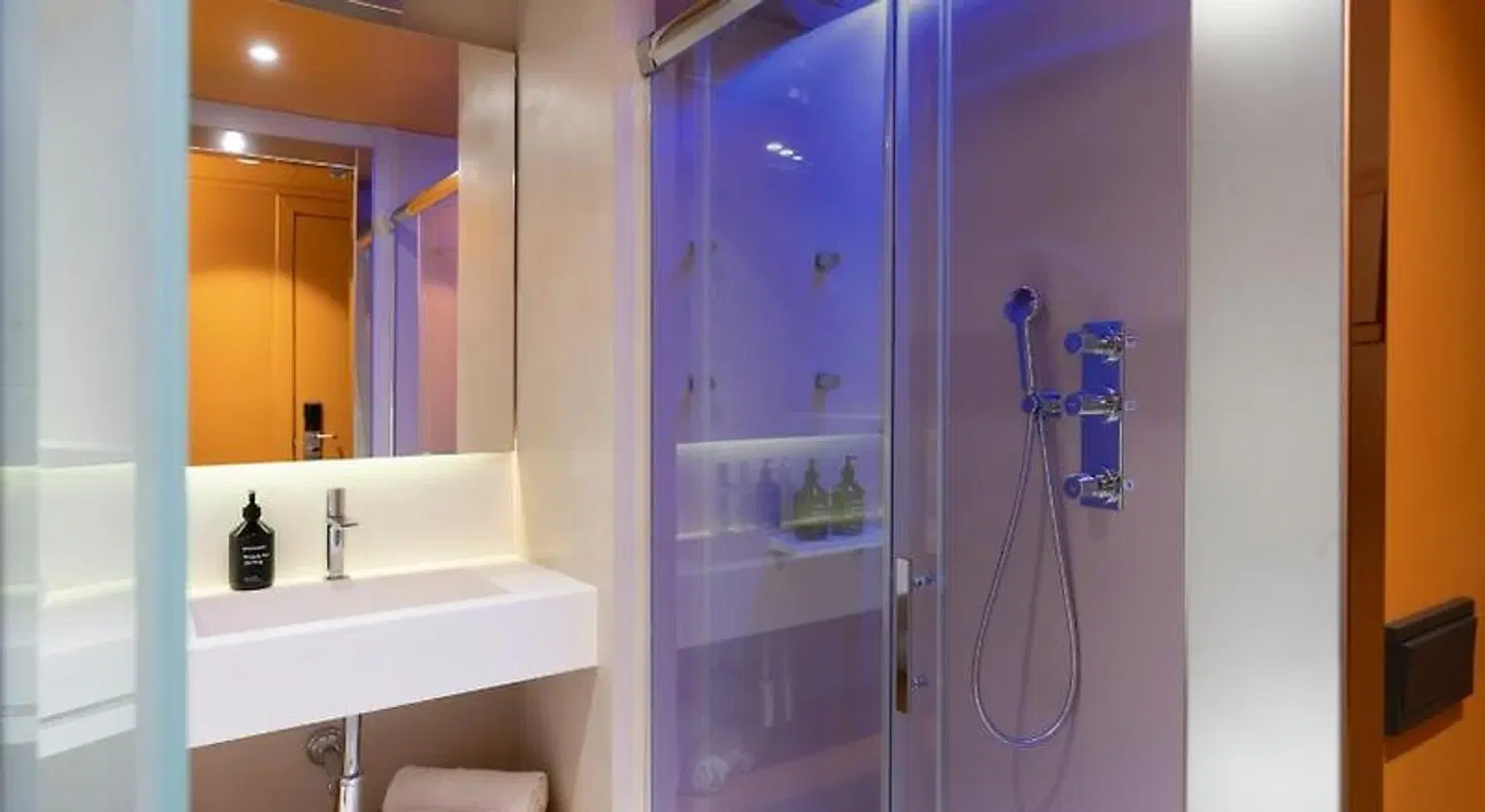 Reding BATHROOM