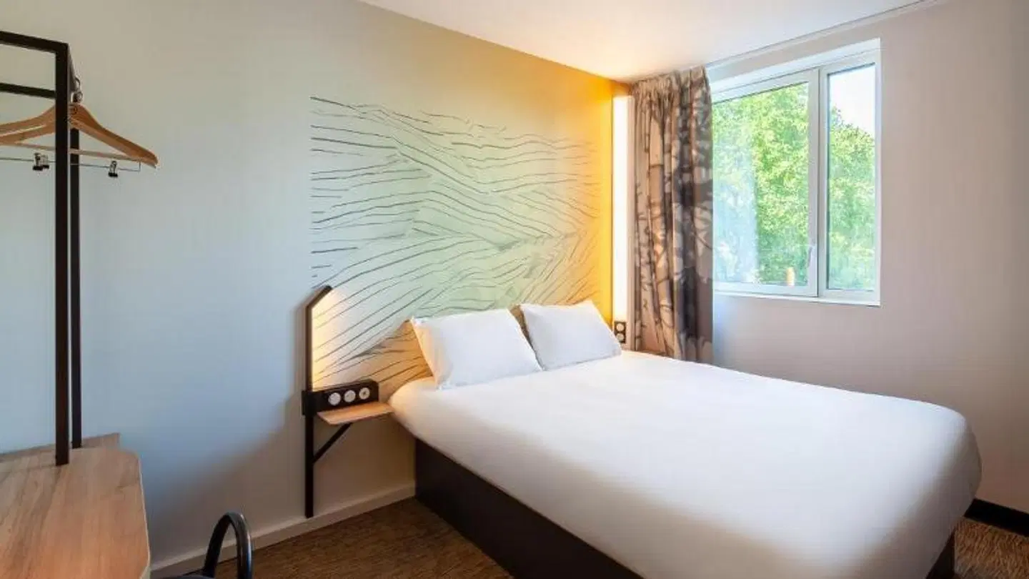 B&B HOTEL Bois d'Arcy Saint-Quentin-en-Yvelines ROOM_EXAMPLE