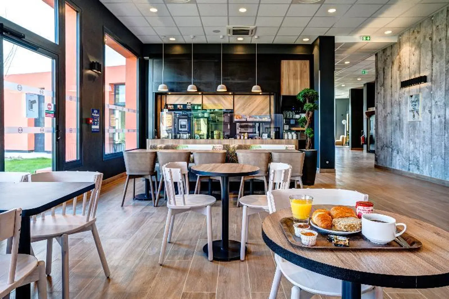 B&B HOTEL Bois d'Arcy Saint-Quentin-en-Yvelines RESTAURANT