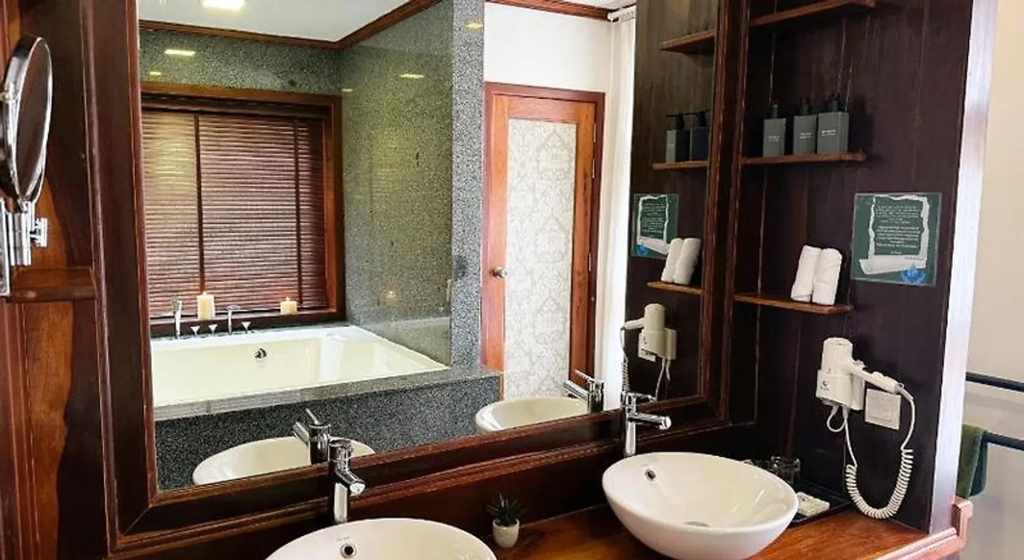 Rei Angkor Hotel BATHROOM
