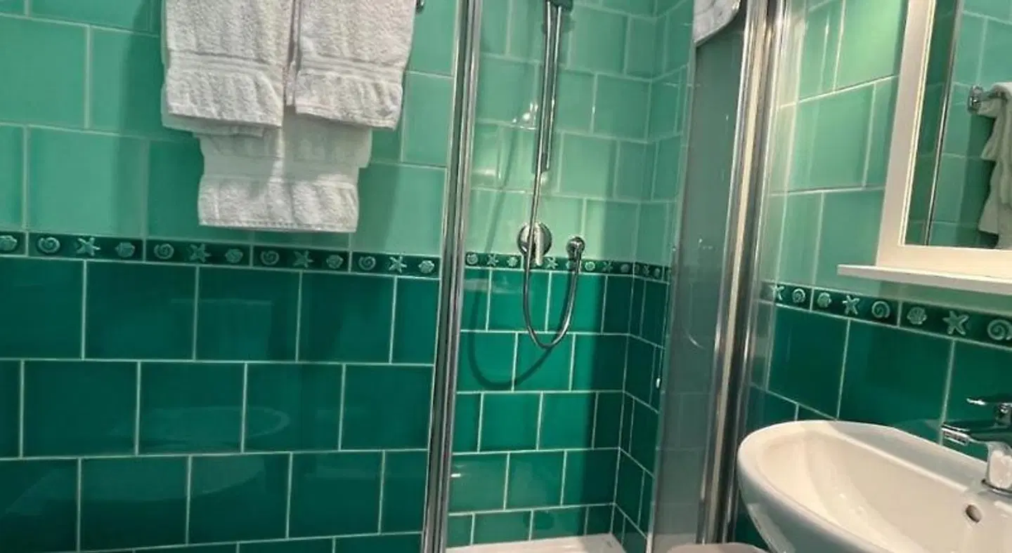 Valentino BATHROOM