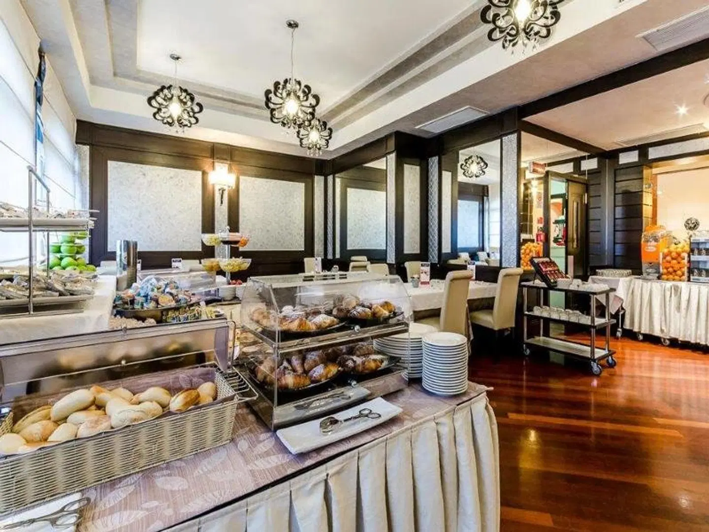 Silver Hotel & Motel RESTAURANT