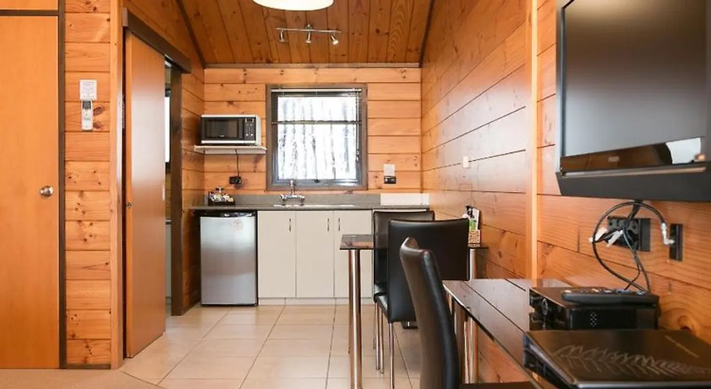 Lockwood Manor Motel ROOM_EXAMPLE