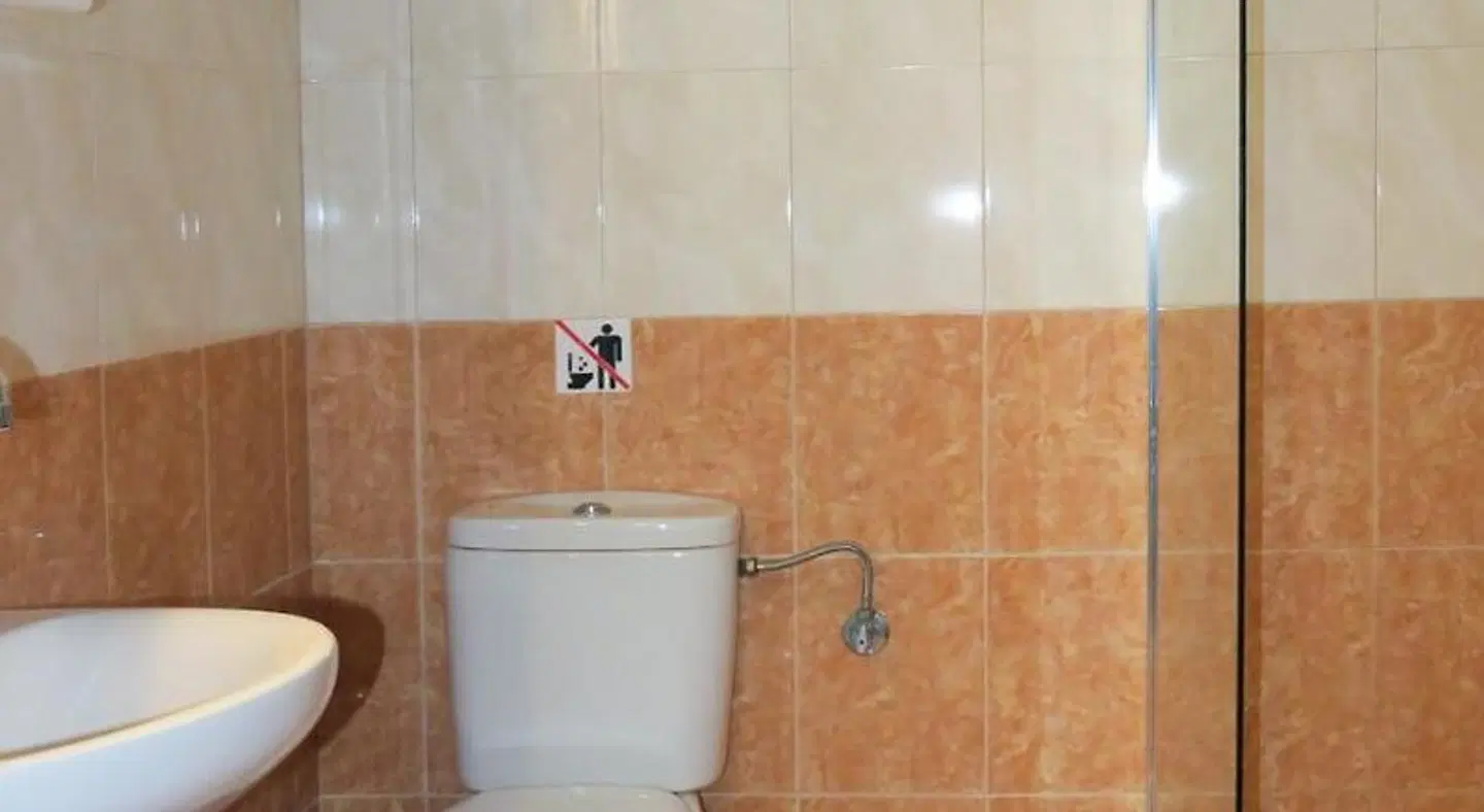 Kallisti Apartments BATHROOM