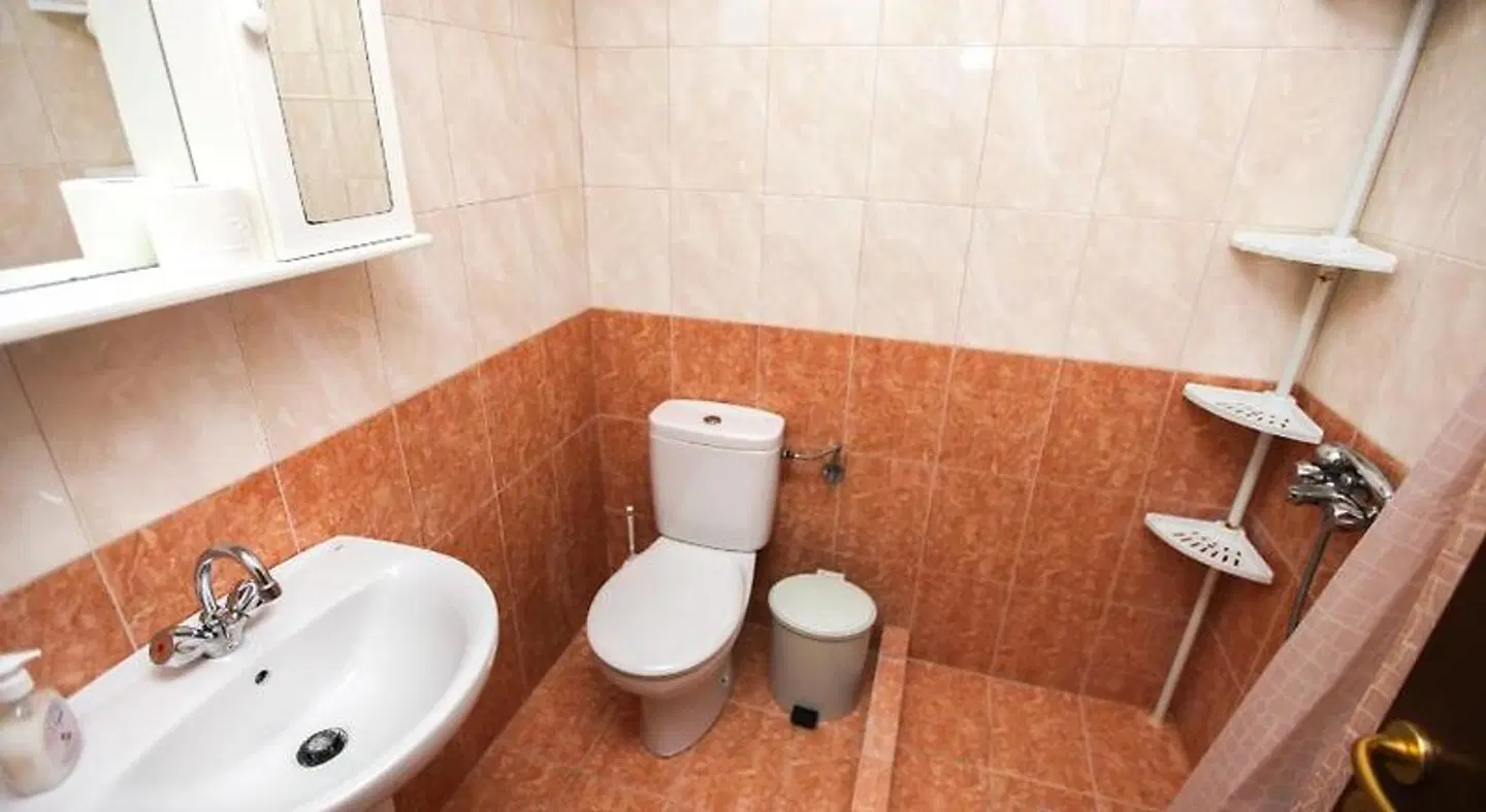 Kallisti Apartments BATHROOM