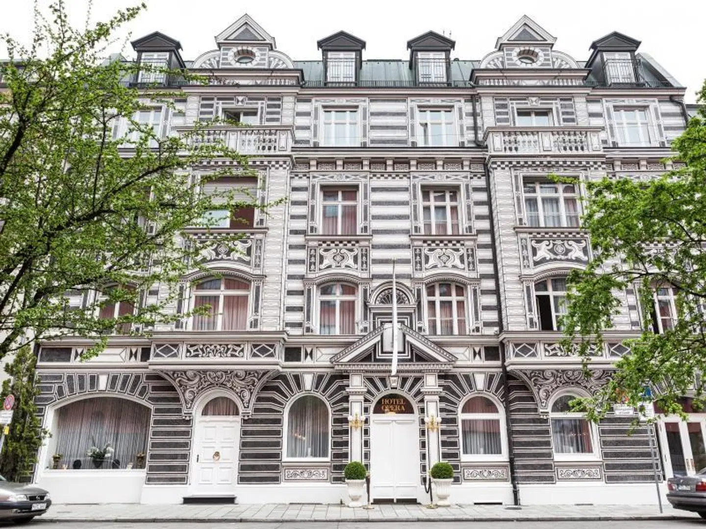 Opera EXTERIOR