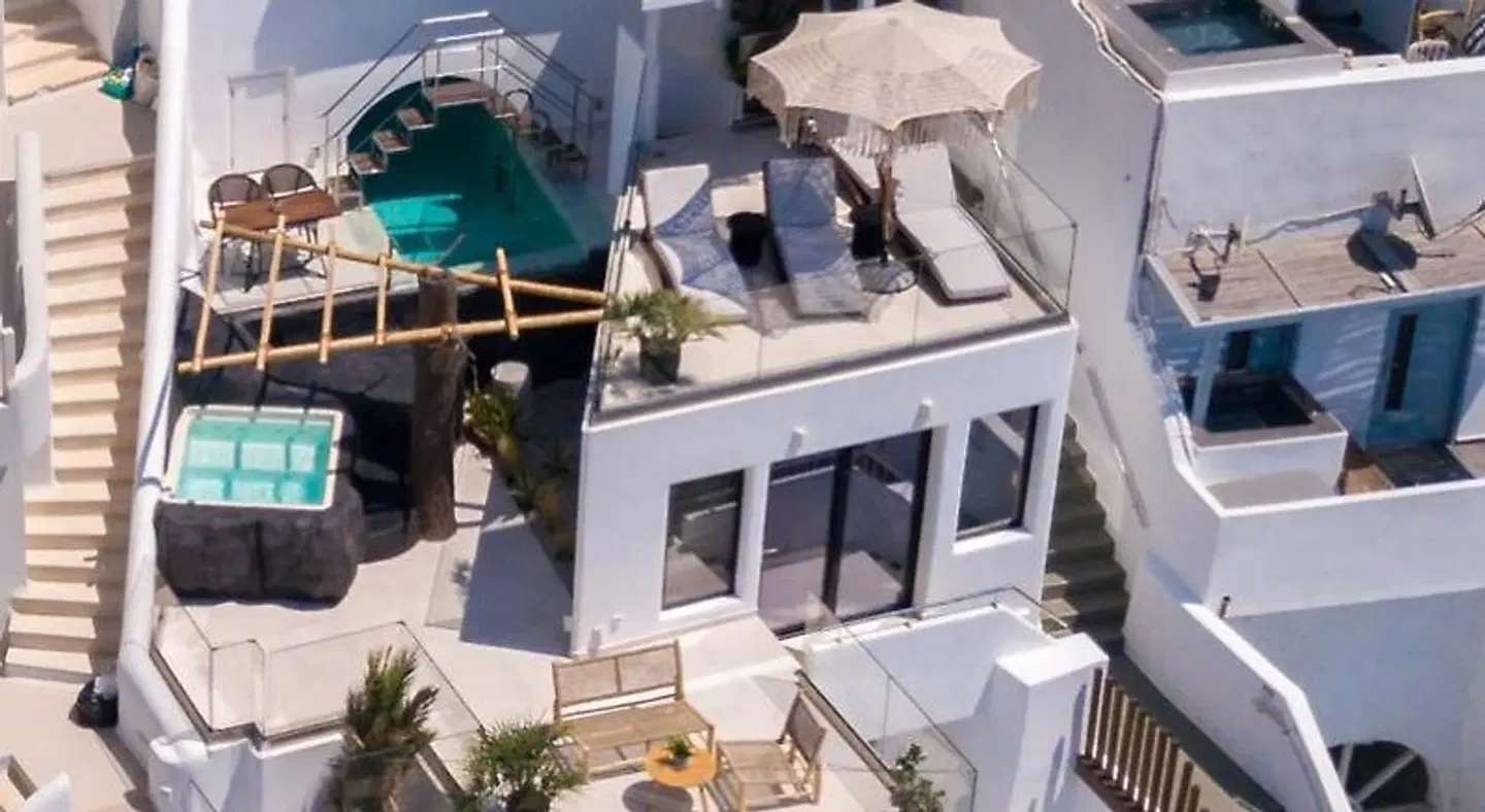 Daydream Luxury Suites RESTAURANT