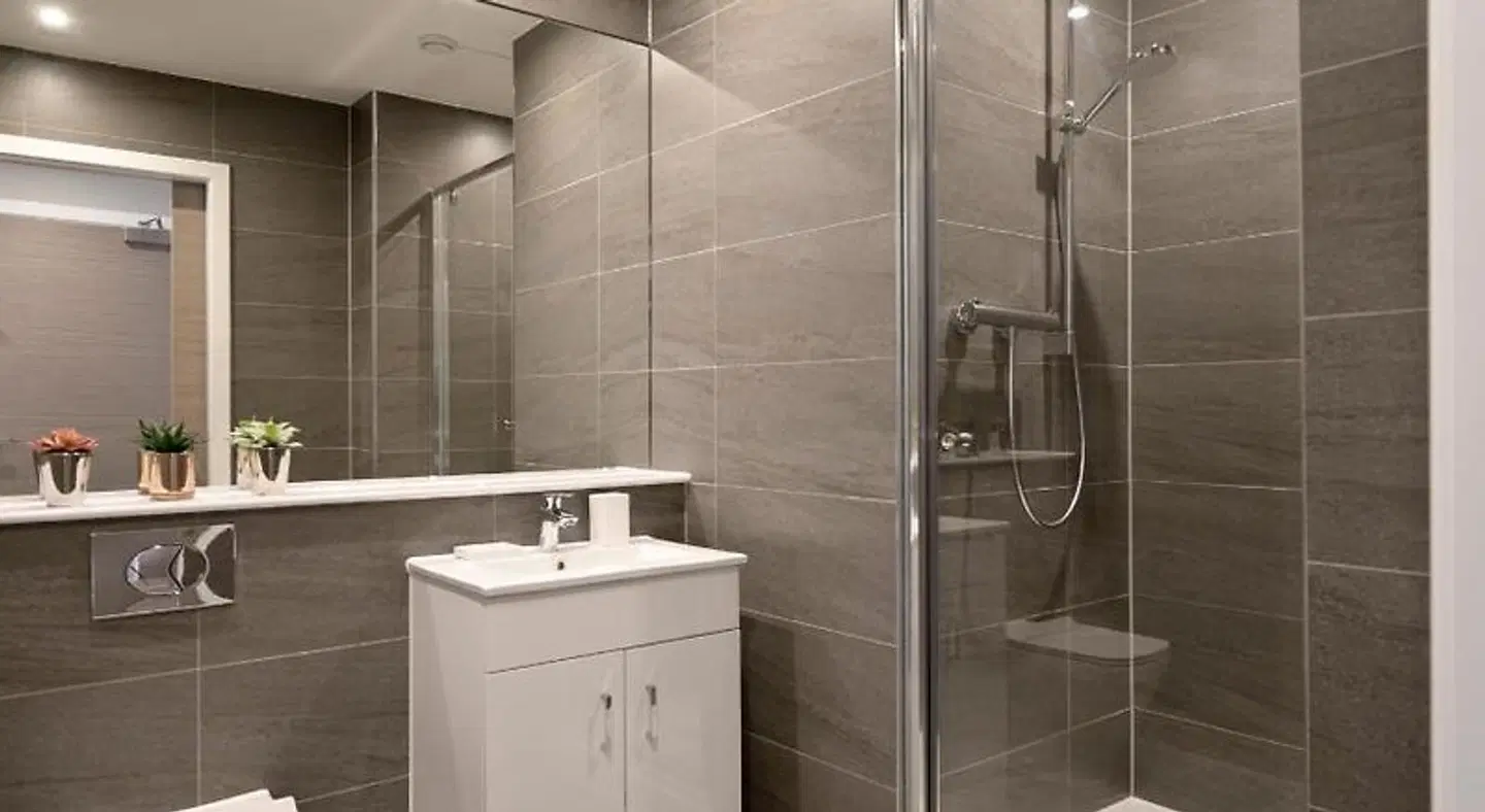 Destiny Scotland Apartments at Nelson Mandela Place BATHROOM