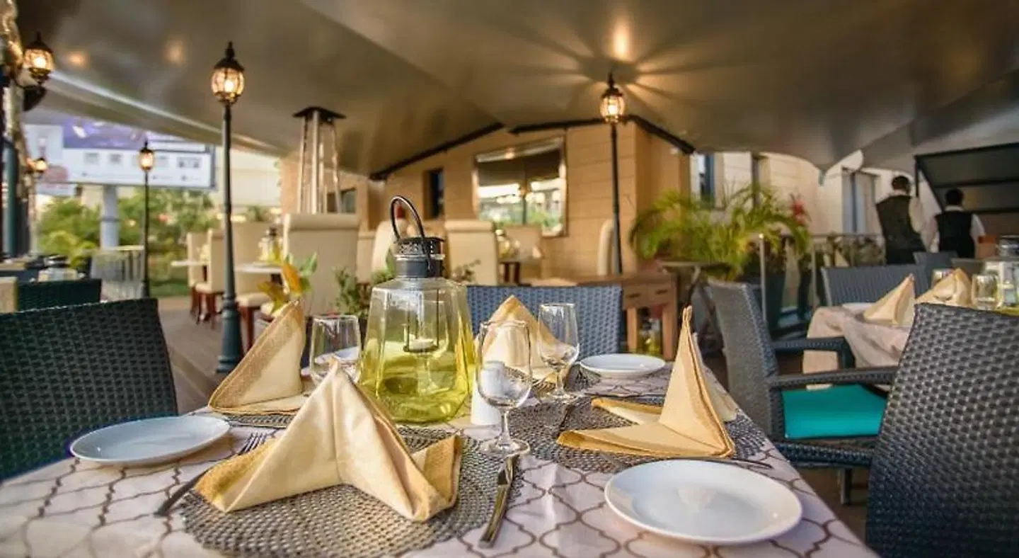 The Landmark Suites RESTAURANT