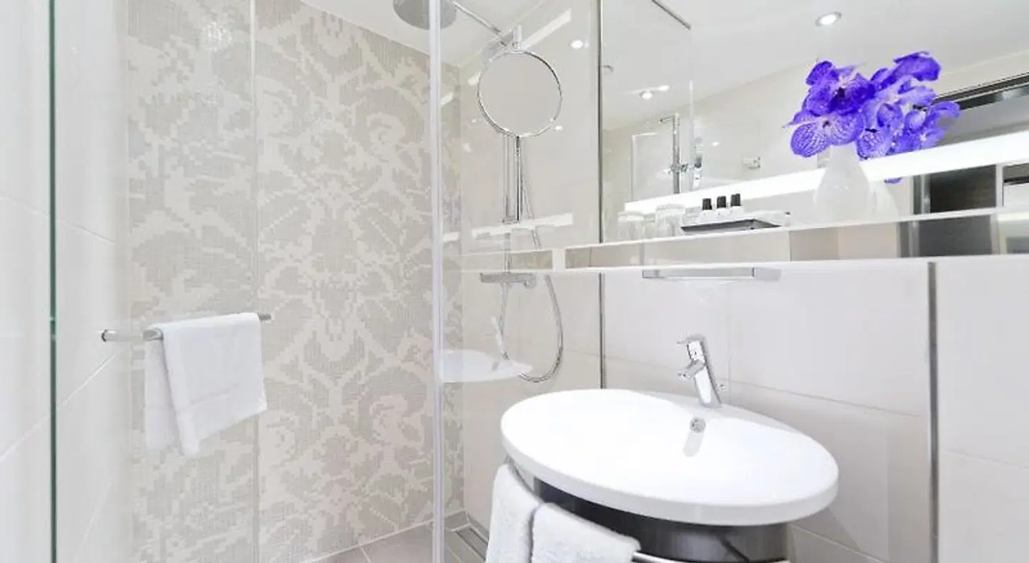 Pullman Munich BATHROOM