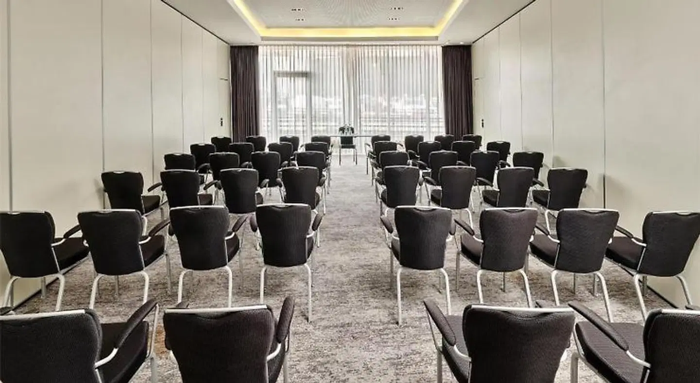 Radisson Blu Hotel, Hamburg Airport CONFERENCE