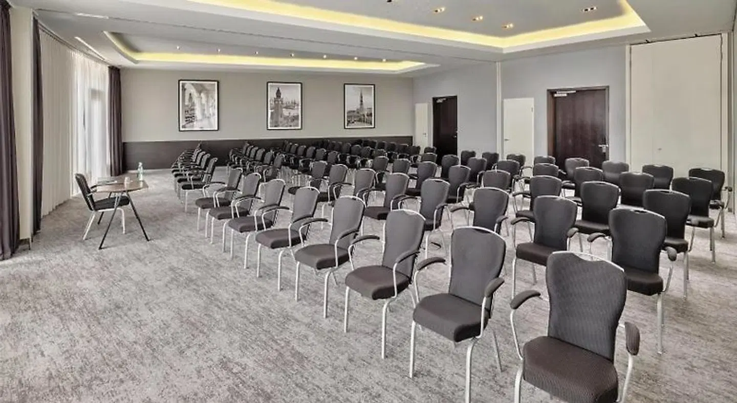 Radisson Blu Hotel, Hamburg Airport CONFERENCE