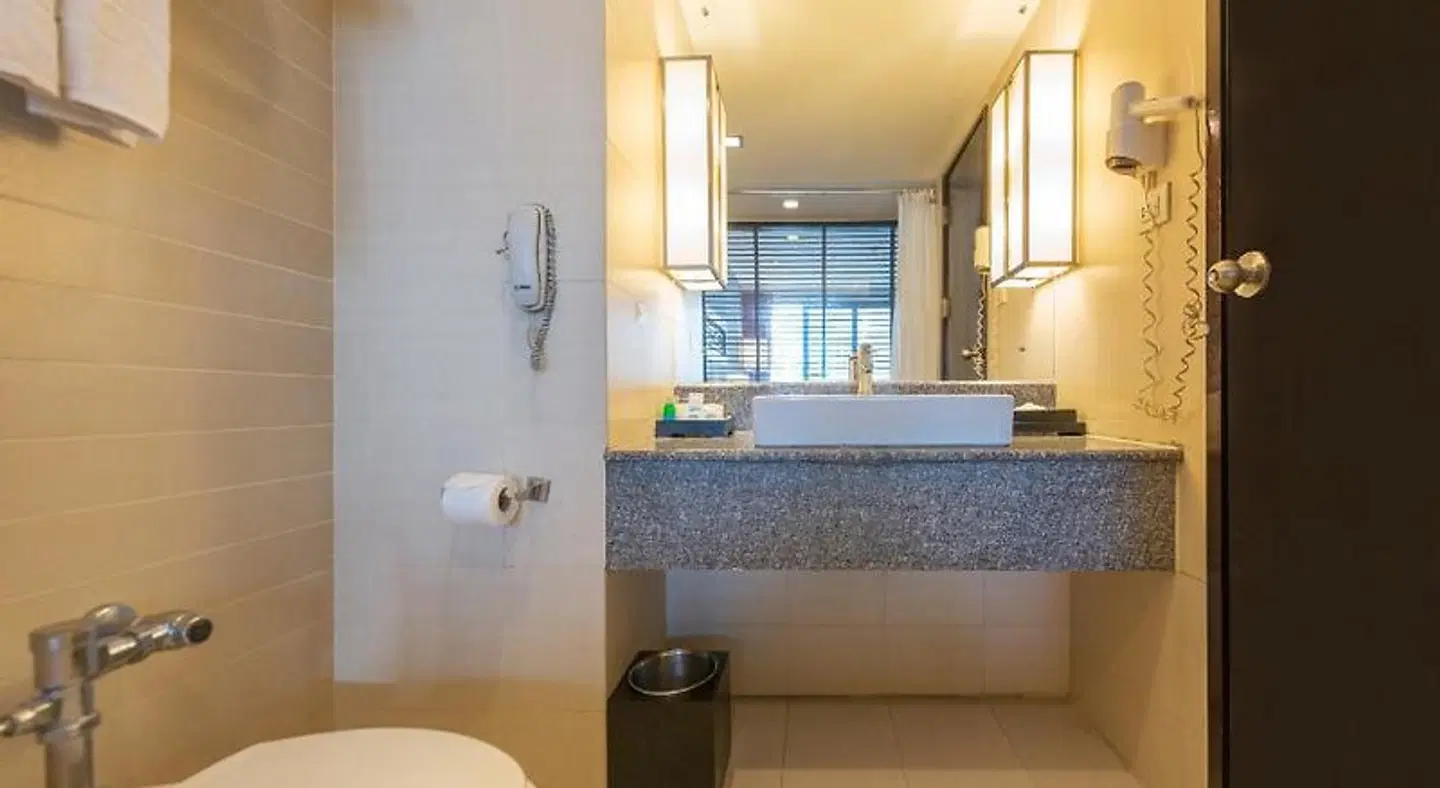 A-One Bangkok Hotel BATHROOM
